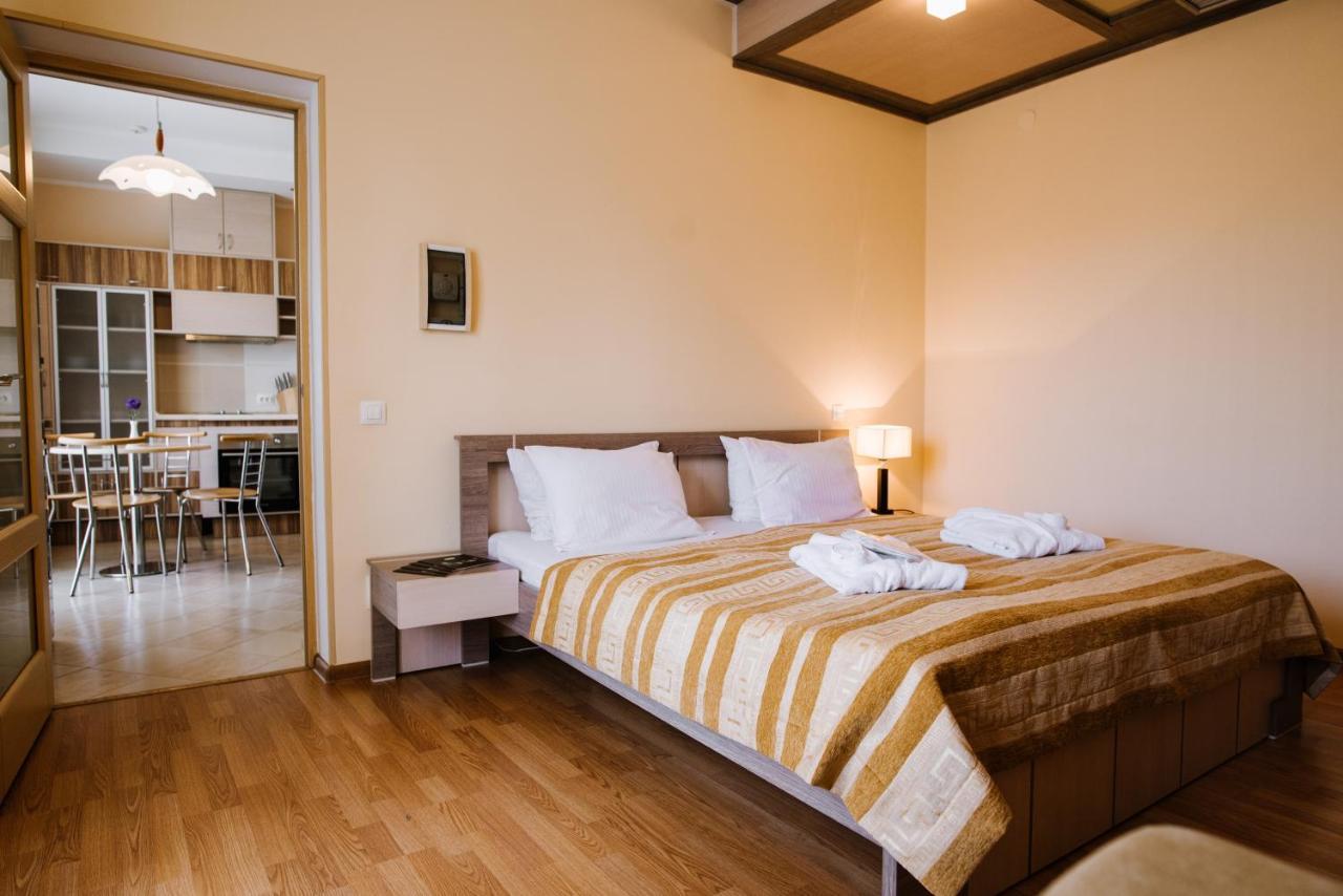 Apart-Hotel Chale Graal ตรุสคาเวตส์ ภายนอก รูปภาพ