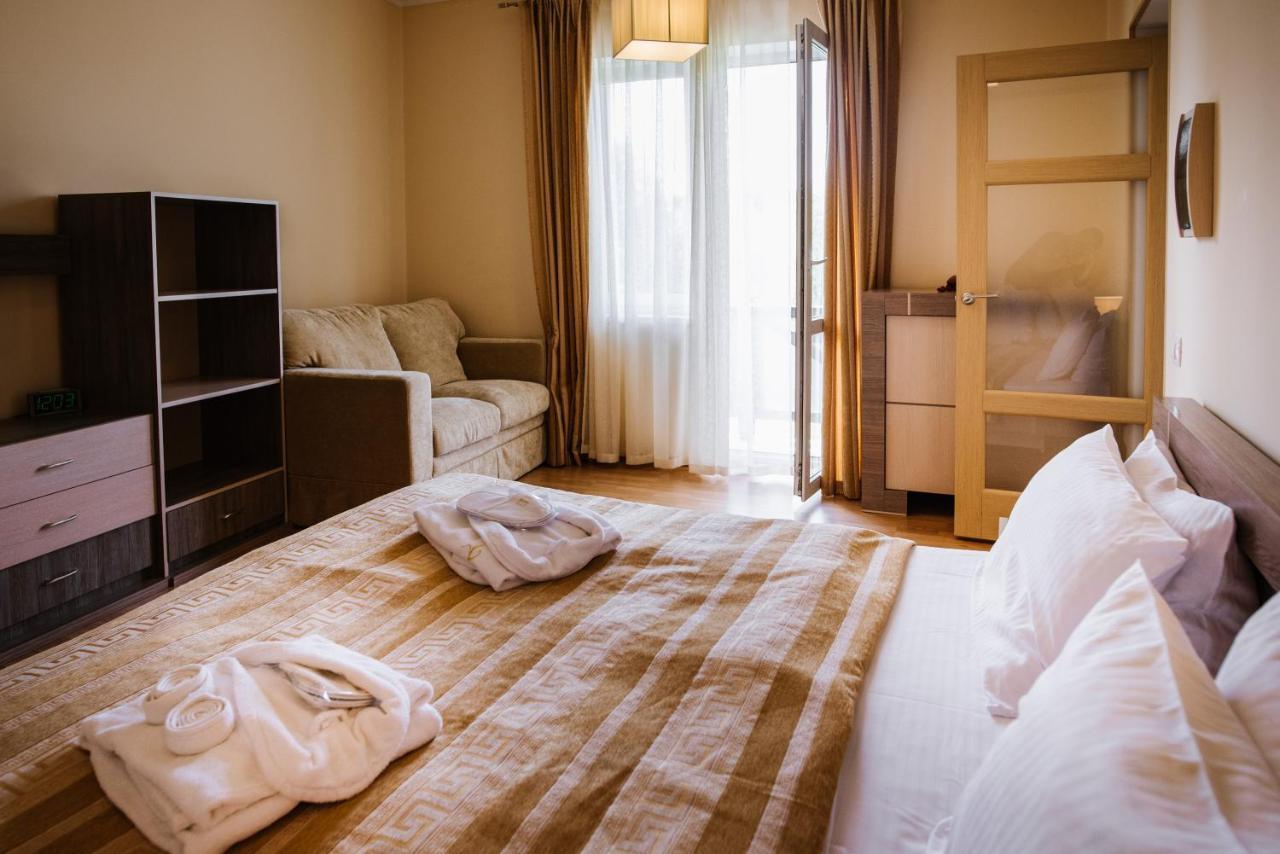 Apart-Hotel Chale Graal ตรุสคาเวตส์ ภายนอก รูปภาพ