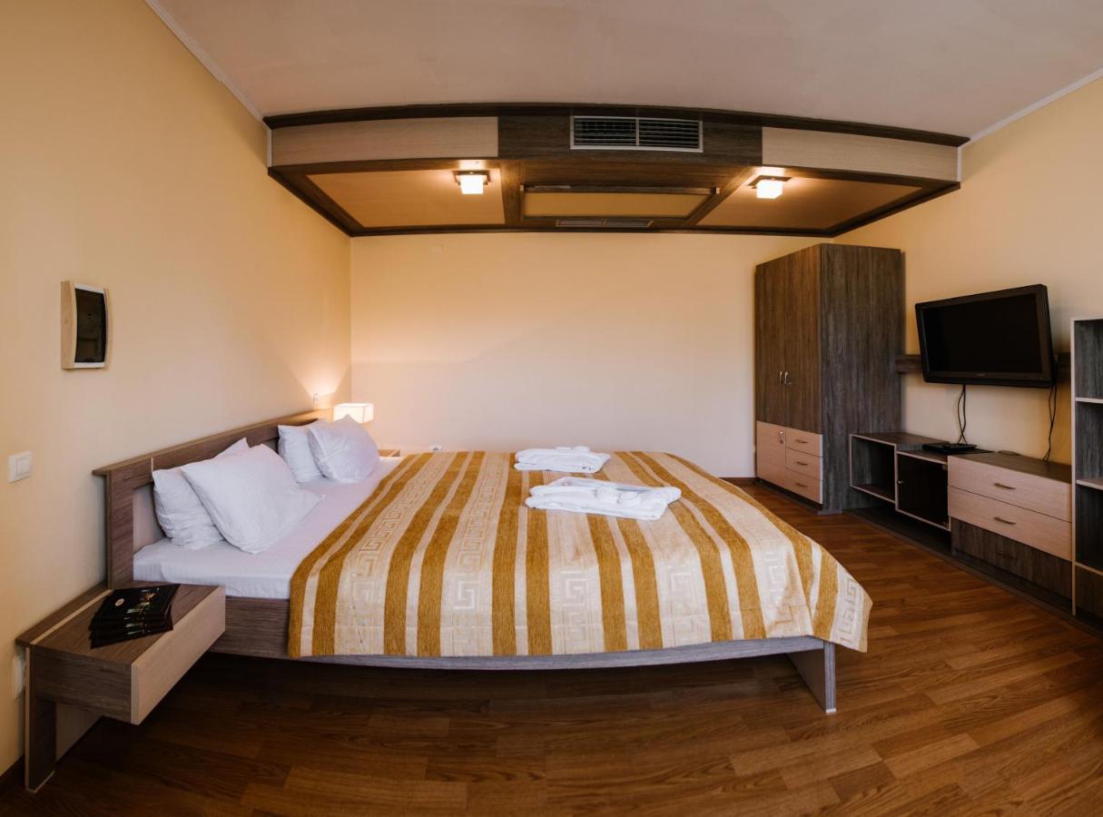 Apart-Hotel Chale Graal ตรุสคาเวตส์ ภายนอก รูปภาพ